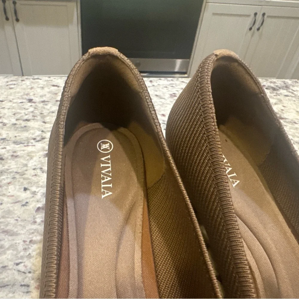 Elegant Brown Square-Toe Flats - Picture 2 of 9